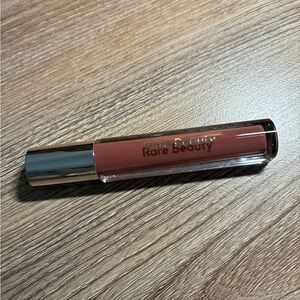 Rare beauty full size - stay vulnerable glossy lip balm in nearly neutral